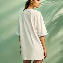 white-colour-oversized-t-shirt-wear-22-year-girl-f.webp