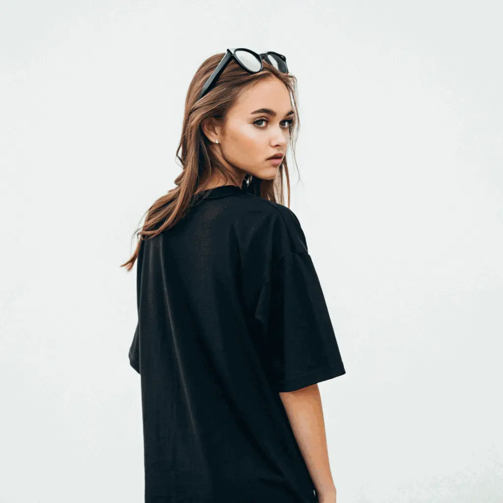 24-year-genz-girl-wear-black-colour-oversized-t-sh (3).webp